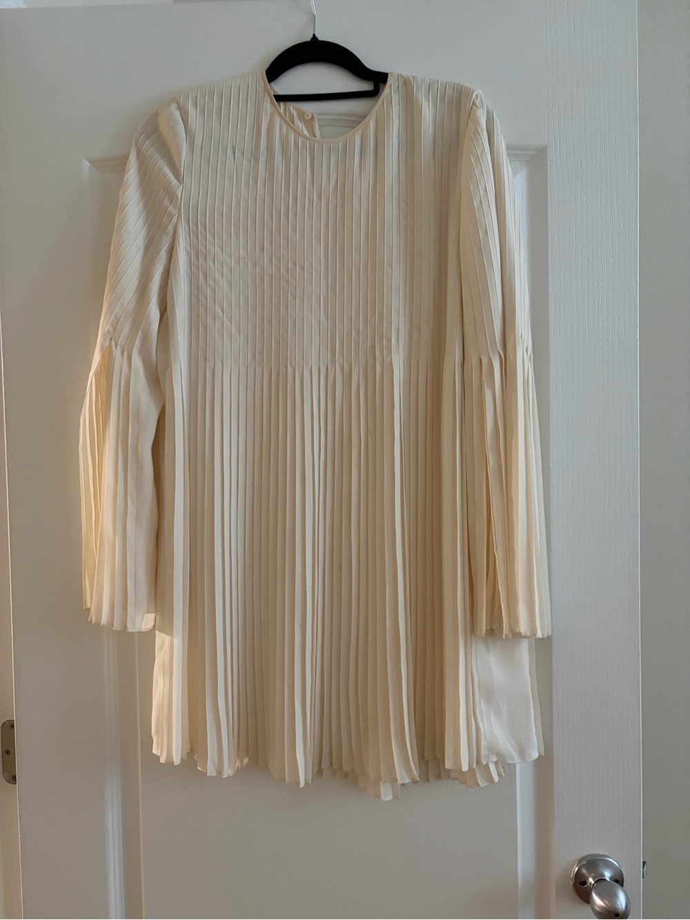 Pleated Long-Sleeve Women’s Top - Cream